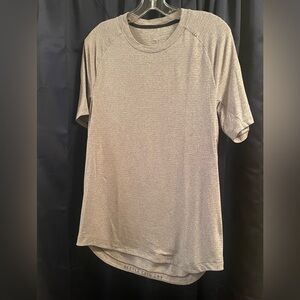 Lululemon men’s drysense training short sleeve shirt